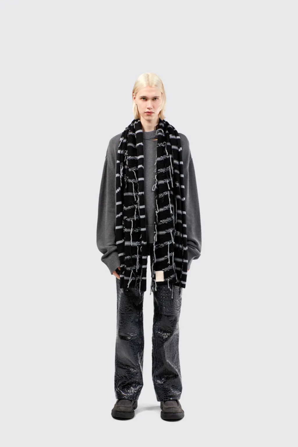 Camper Knit Scarf< Knit