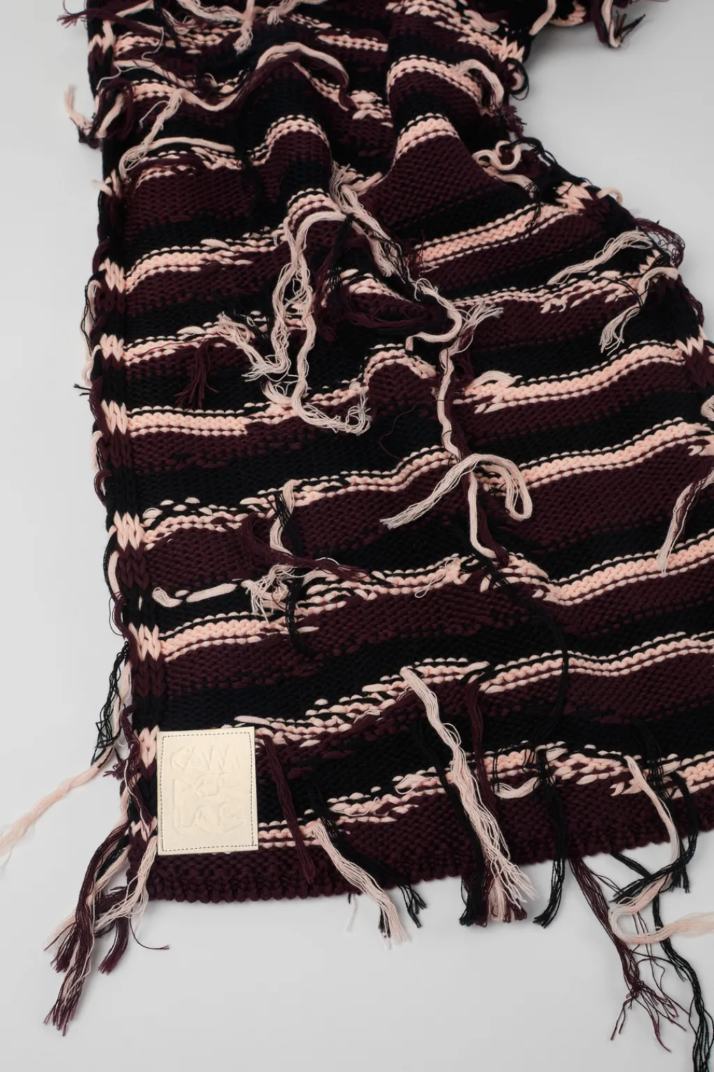 Camper Knit Scarf< Knit